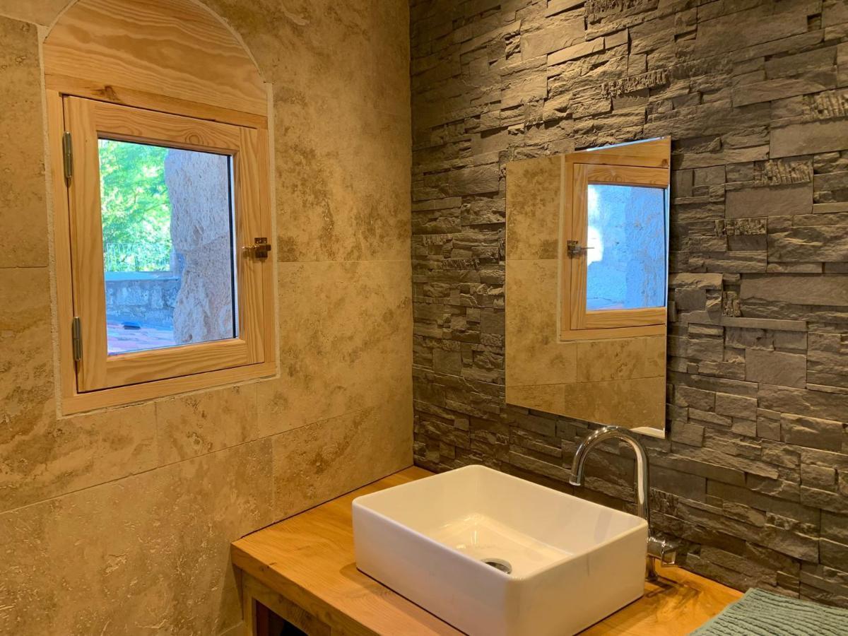 Grand Gite Les Cabanes De Fallot Pour 19 Personnes - Piscine Naturelle L'isle-Bouzon Extérieur photo