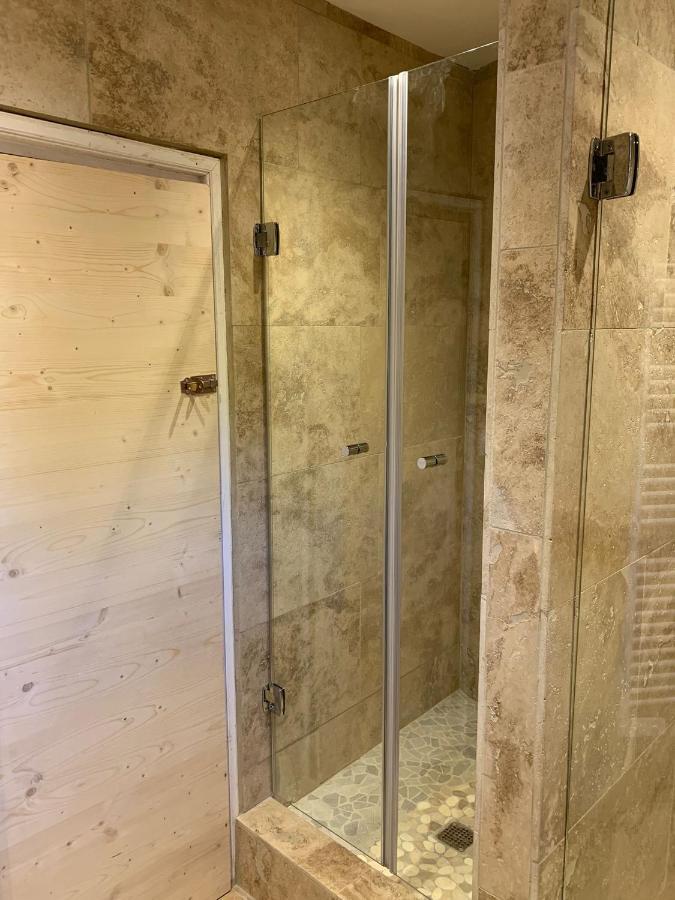 Grand Gite Les Cabanes De Fallot Pour 19 Personnes - Piscine Naturelle L'isle-Bouzon Extérieur photo